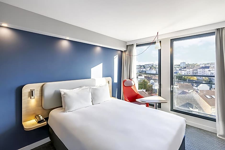 Holiday Inn Express Paris Poissy By IHG