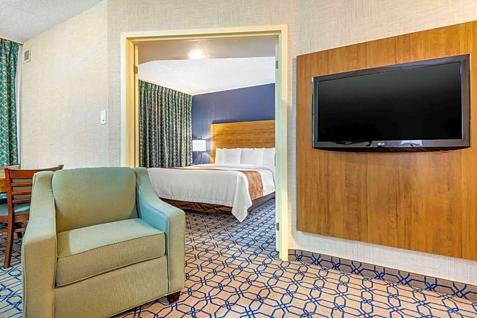 Quality Suites Whitby
