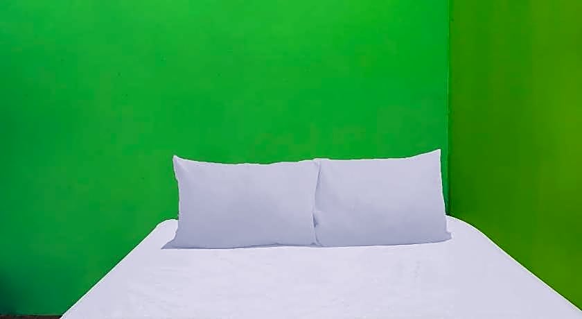 Hotel O Penginapan Pak DheNearMall Nagoya Hill