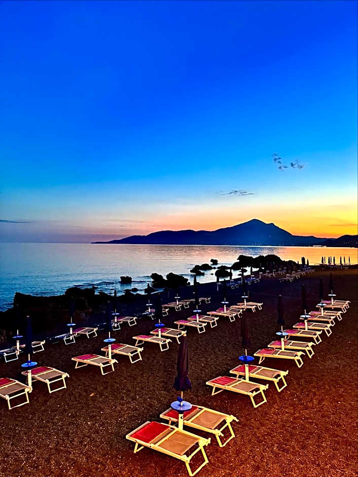 Beach Hotel Terracotta