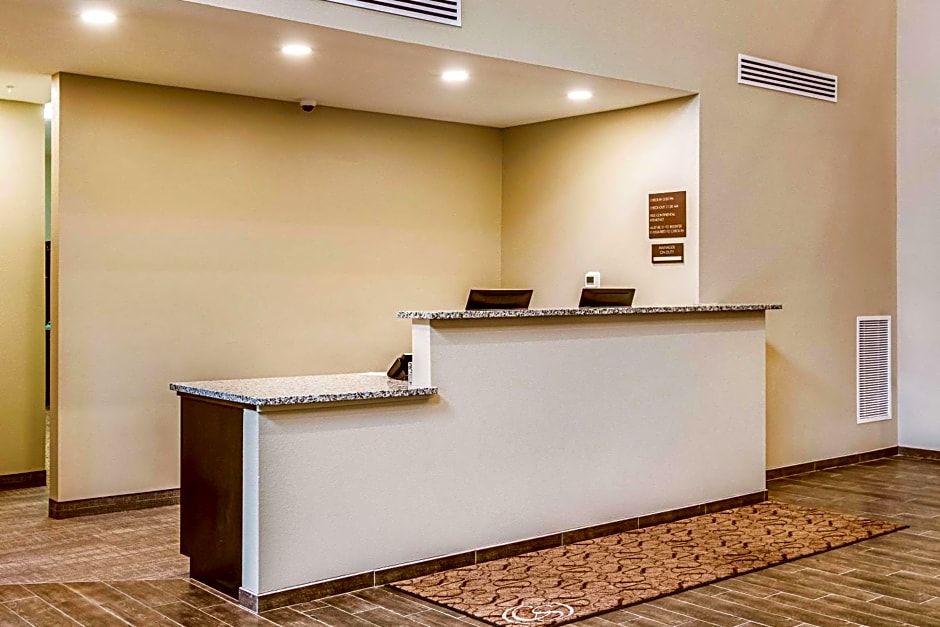 Comfort Suites Wooster near University Campus