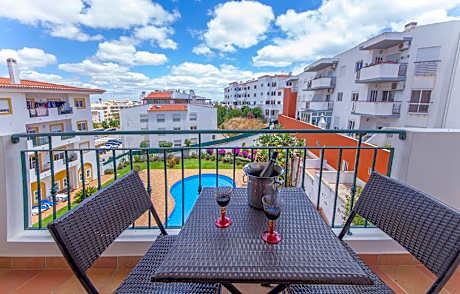 B41 - Windmill Modern with Pool