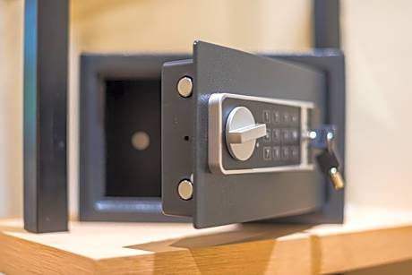 Comfort Room Balcony Street View