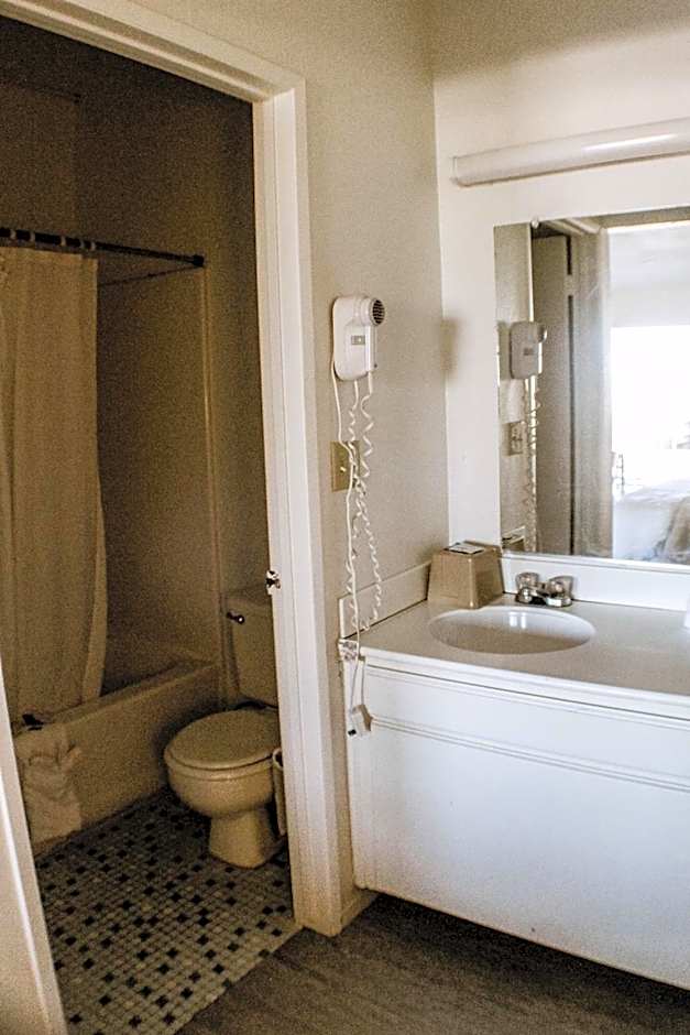 Photo 1 of 4 of Standard 1 Queen Bed