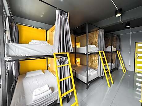 Bed in 6-Bed Mixed Dormitory Room