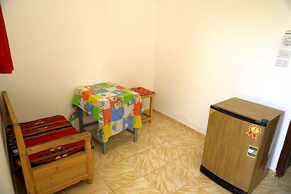 Memnoun house
