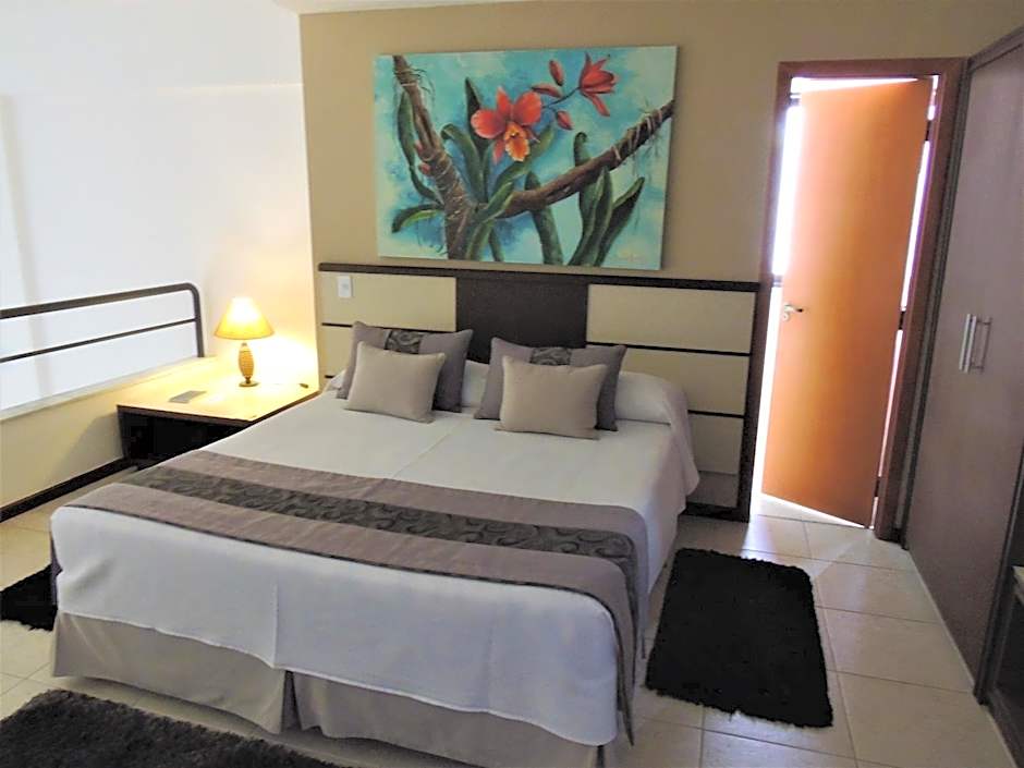 Mondrian Suite Hotel