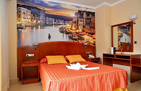 Double Room (2 Adults + 1 Child )