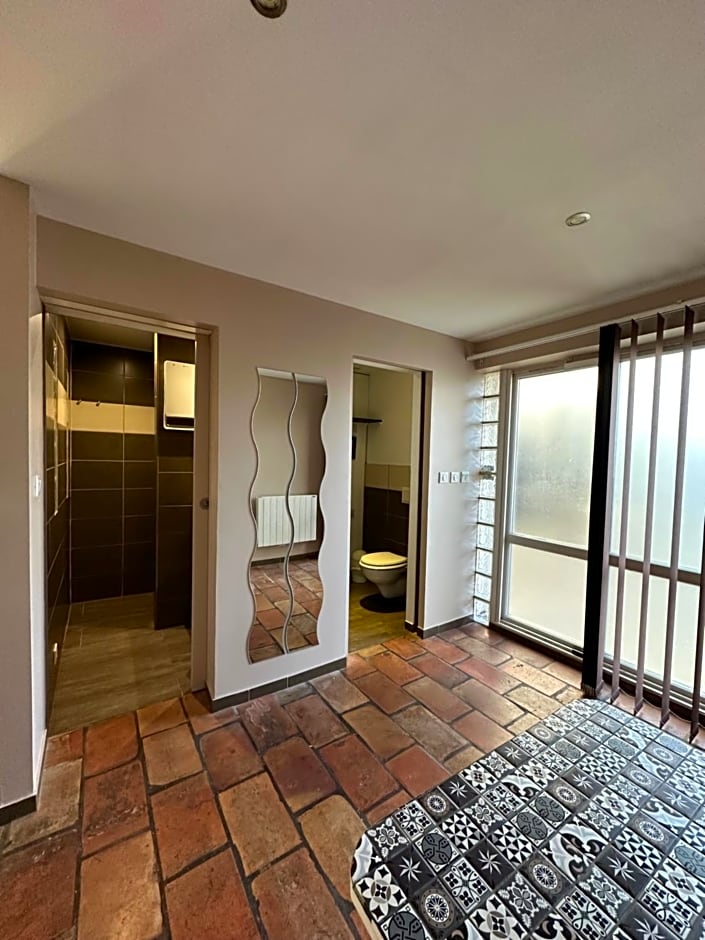 La Chambre de l'Olivier – Champigny-sur-Marne, CA