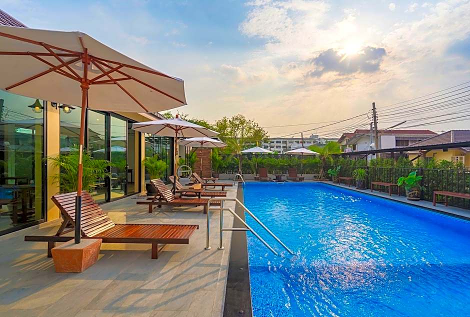 Suphan Lake Hometel