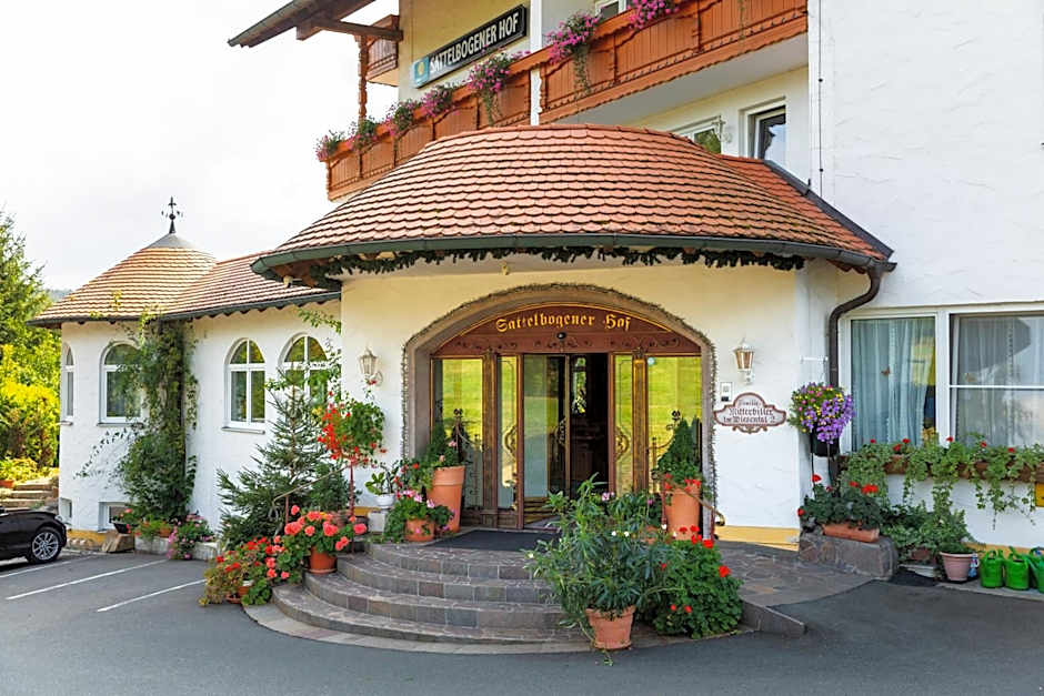 Sattelbogener Hof