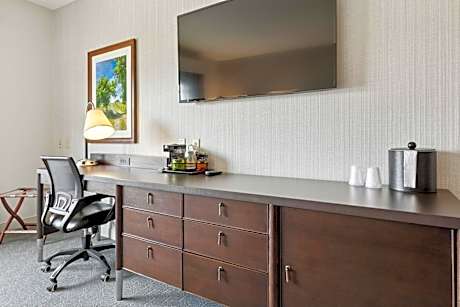 Deluxe Queen Room with Two Queen Beds