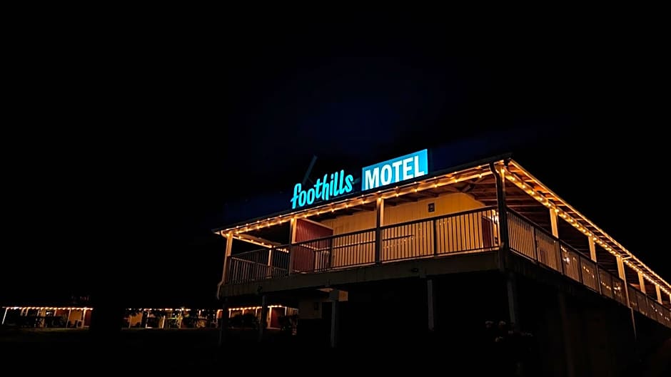 Foothills Motel