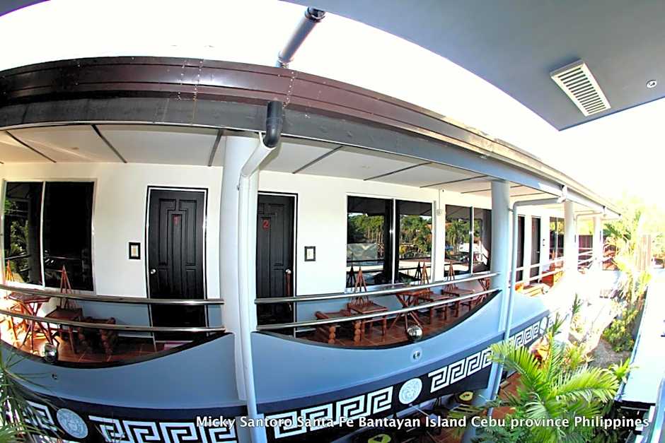 Micky Santoro Hotel & Restaurant