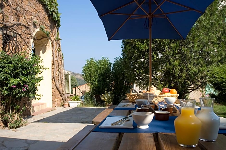 A l'ombre du clocher