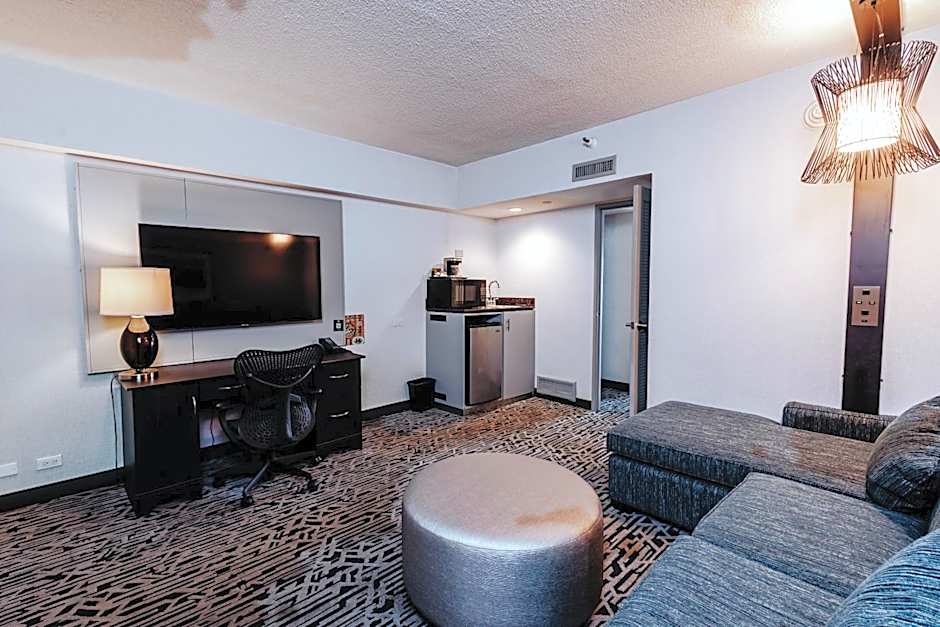 DoubleTree By Hilton Guest Suites & Conf. Center Chicago Downers Grove