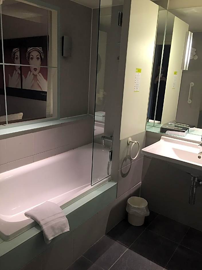 Standing Hotel Suites by Actisource