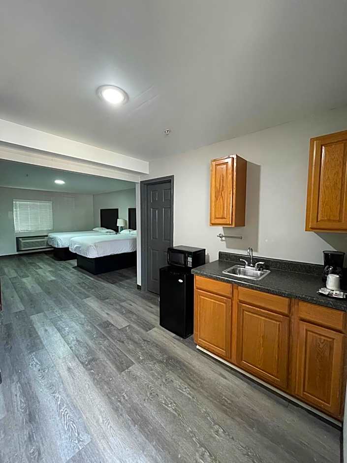 High Falls Inn & Suites