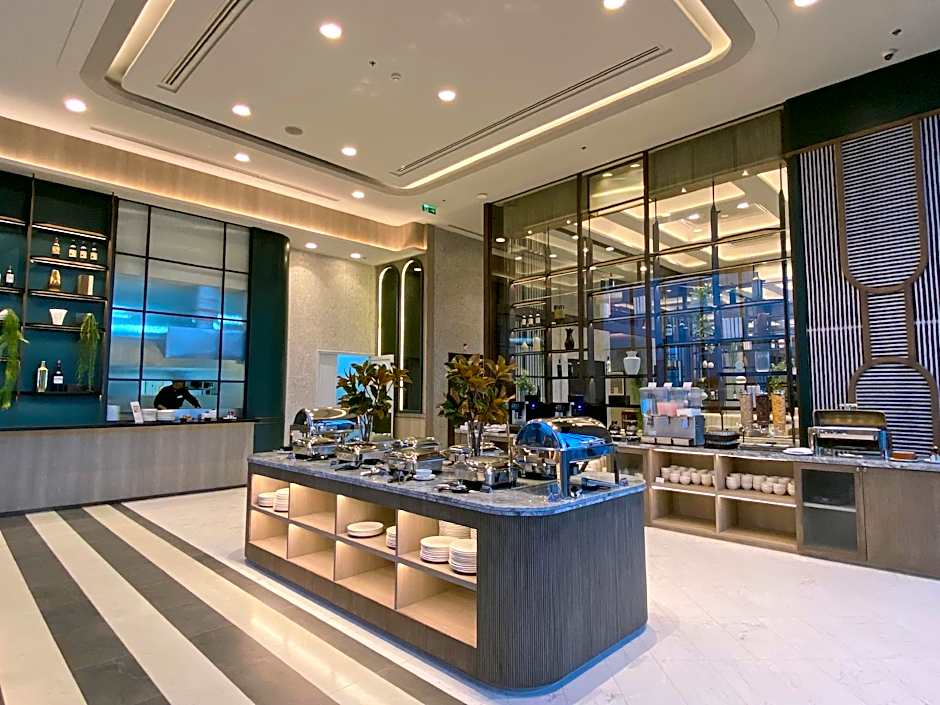 The Quarter Ratchayothin by UHG