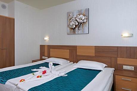 Deluxe Two-Bedroom Suite with Sea View