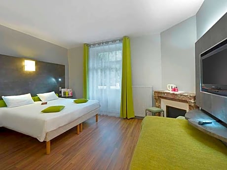 Street Side Superior Room with Double Bed and Twin Beds