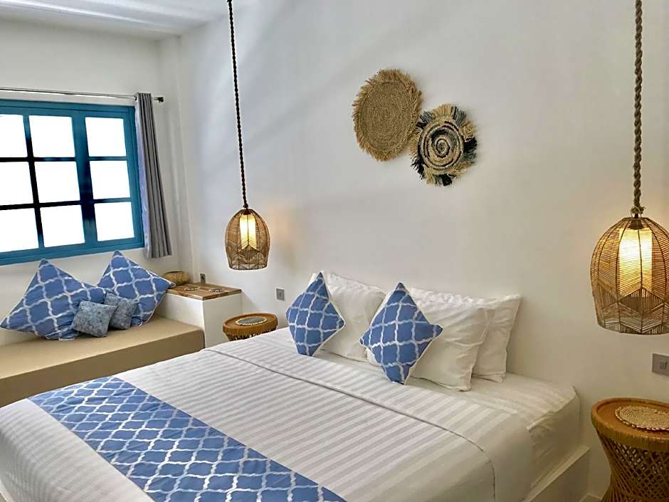 Seaesta Komodo Hostel & Hotel