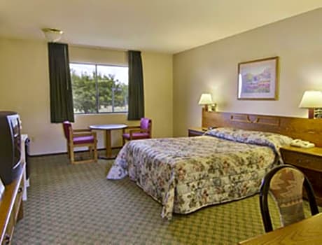 1 Queen Bed Non-Smoking