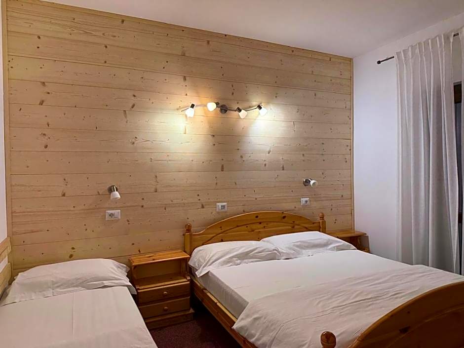 Hotel Ristorante Sassi Rossi