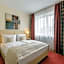 Garner Hamburg Wandsbek Marktplatz By IHG