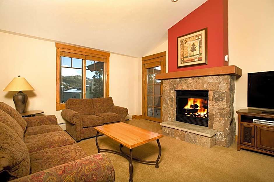 Mountain Thunder Lodge