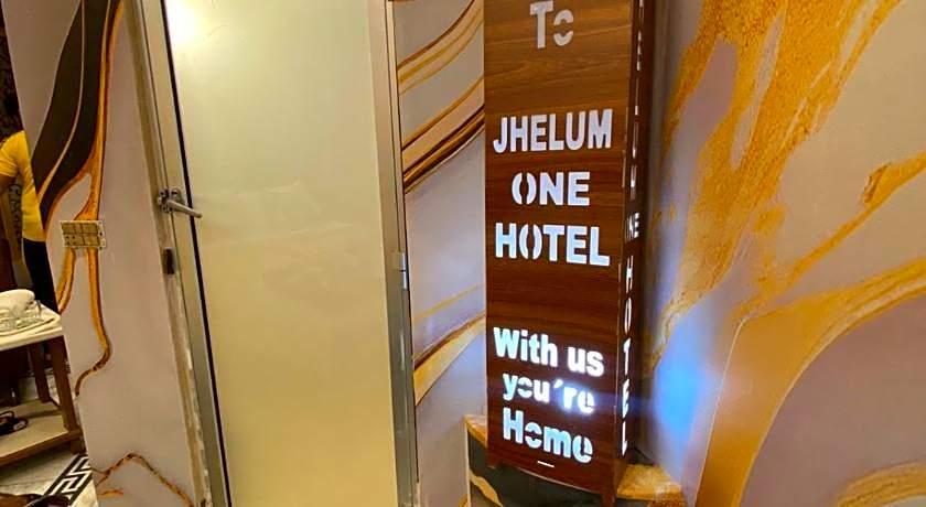 Jhelum One Hotel, Shandar Chowk Jhelum