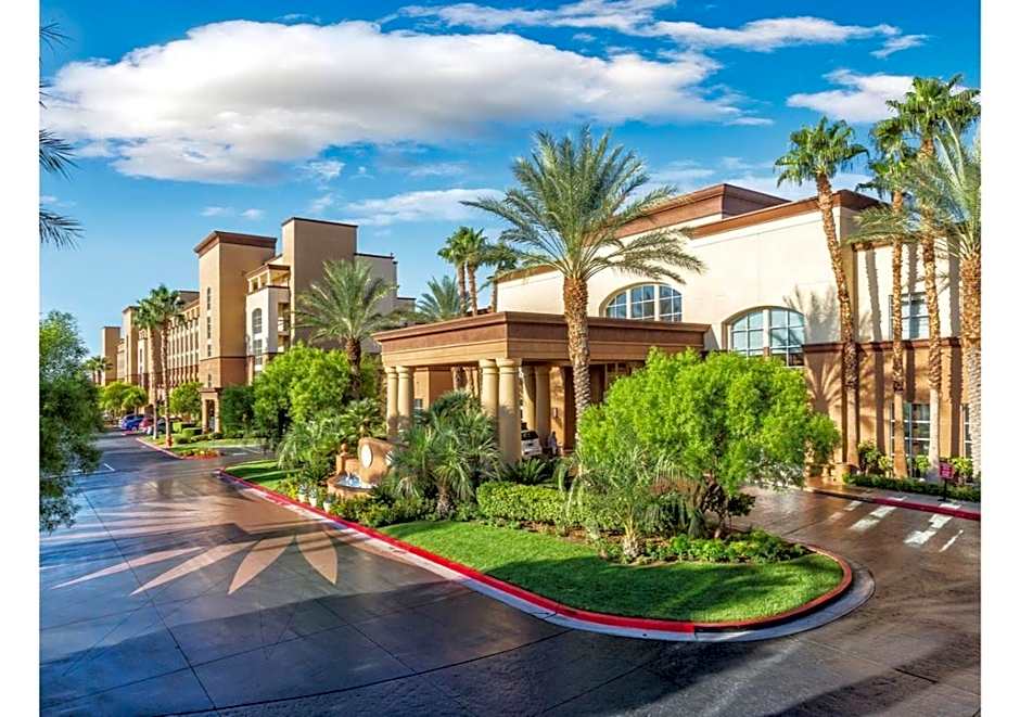 Exclusive 2BR Condo Retreat, Featuring a Lazy River - Special Offer Now!