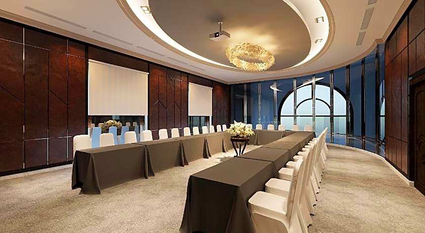 LA VELA Saigon Hotel