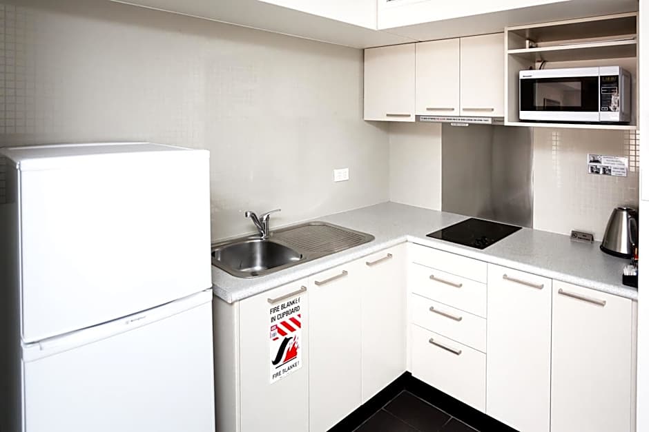 St Ives Motel Apartments