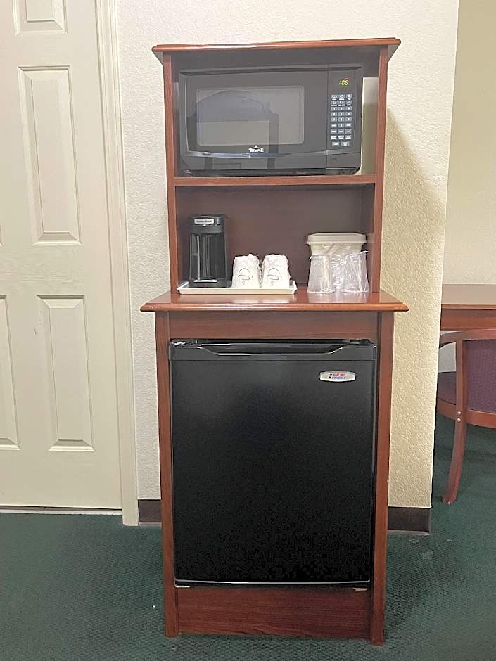 Candlelight Inn Suites Hwy 69 near McAlester