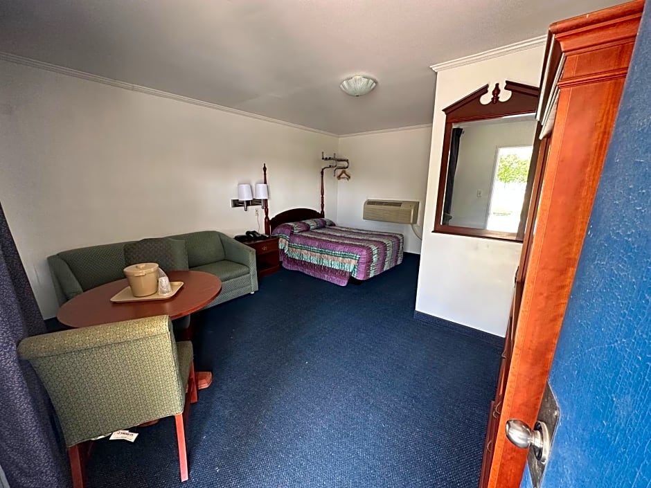 Four Oaks Lodging