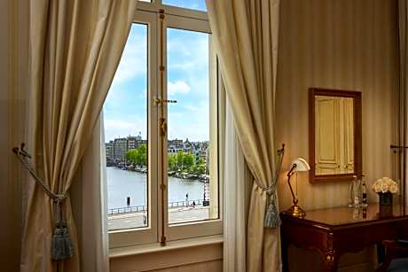 Junior King Suite with River View