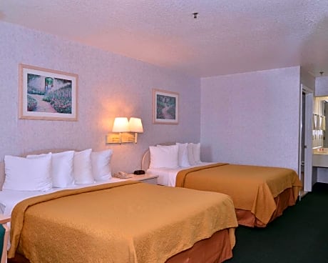 2 QUEEN BEDS NONSMOKING