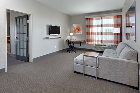 Deluxe Family Suite - Non-Smoking