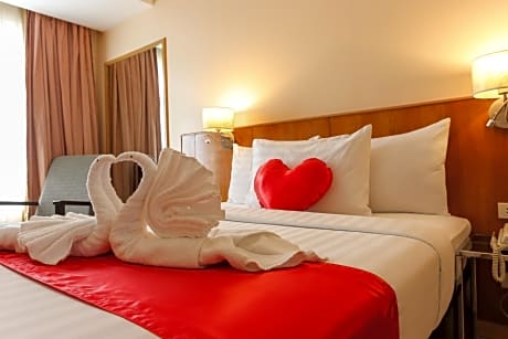 Business Deluxe King Bed Room