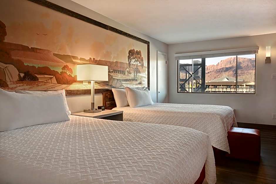 Expedition Lodge
