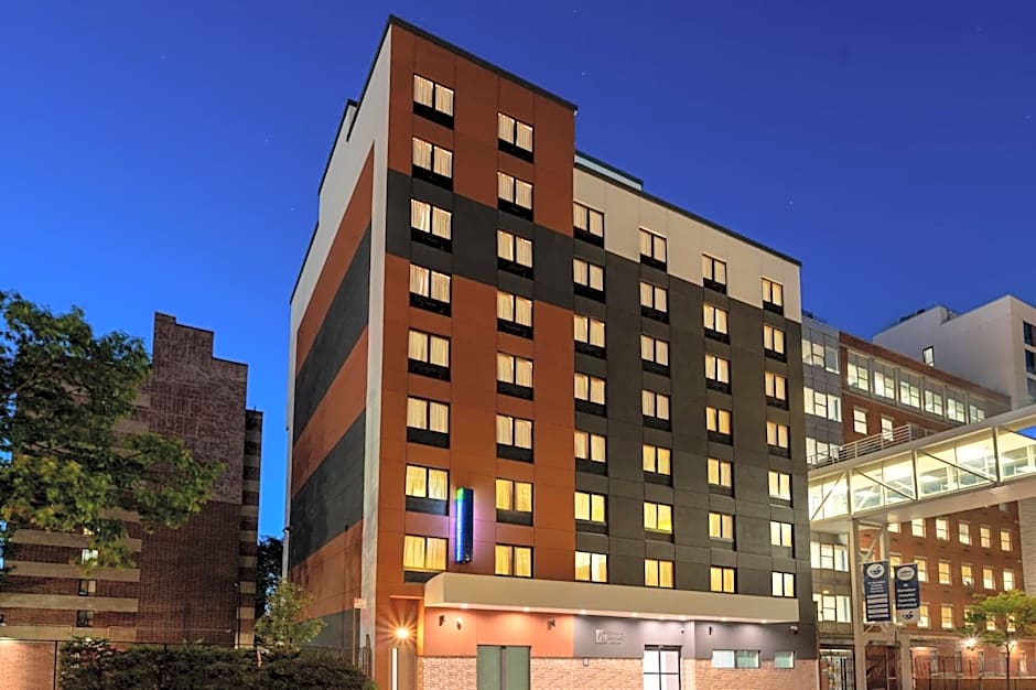 Holiday Inn Express And Suites Bronx NYC By IHG