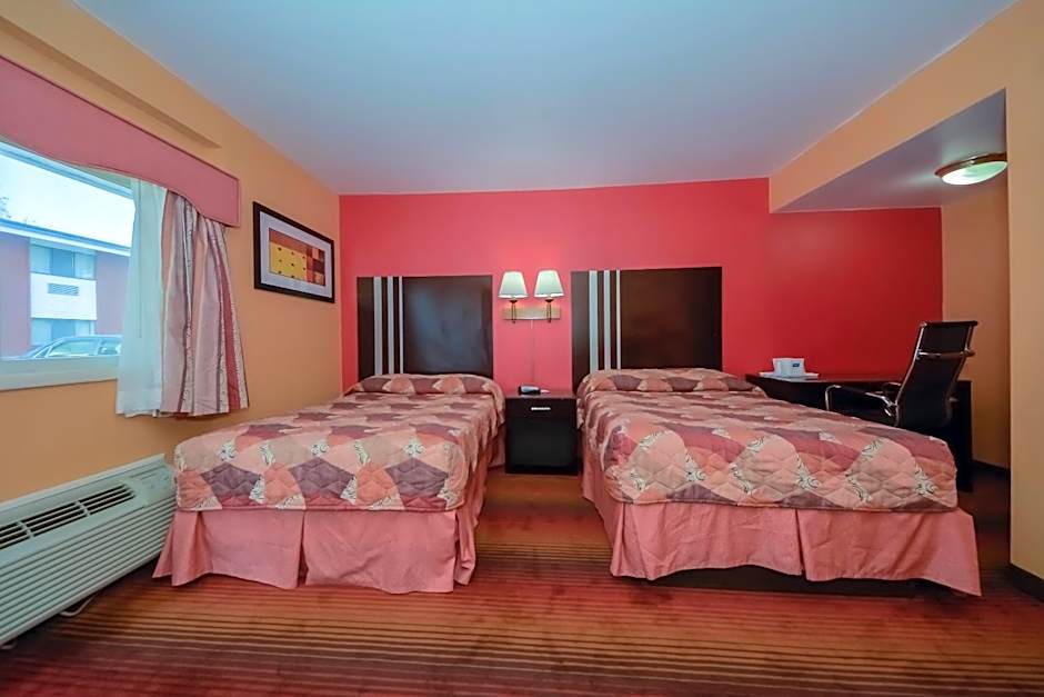 Rodeway Inn Macarthur Airport