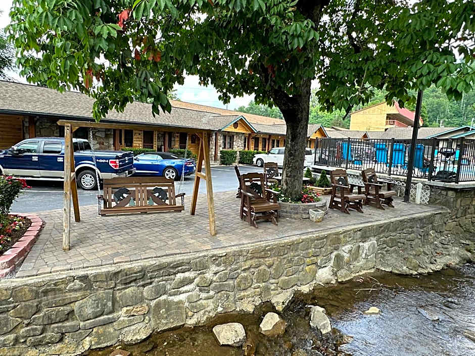 Marshall's Creek Rest Motel