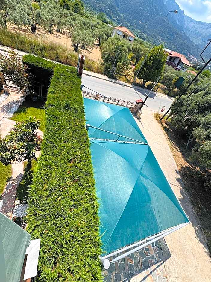 Anassa Deluxe Apartments & Studios