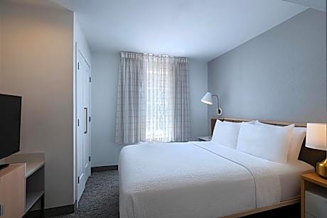 Two-Bedroom Suite - Corner