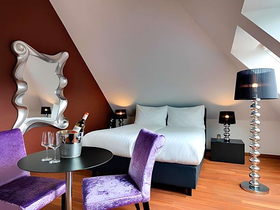 The Lubo - Self Check-In