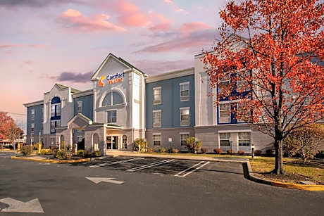 Comfort Suites East Brunswick - South River
