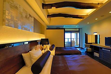 Luxury Suite with Open-Air Bath - Non-Smoking