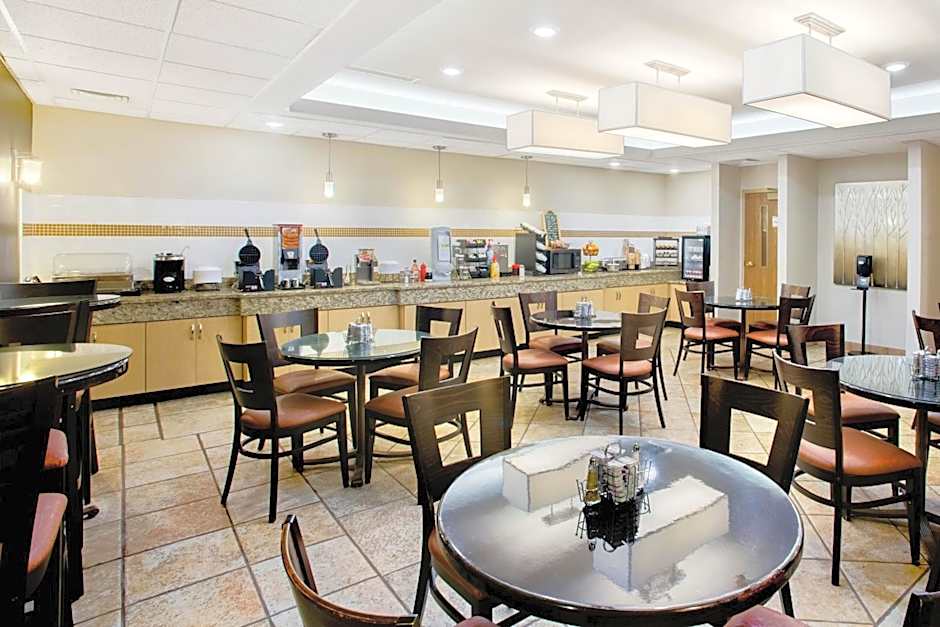 La Quinta Inn & Suites by Wyndham Springfield South